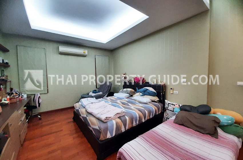 House with Private Pool in Sukhumvit 
